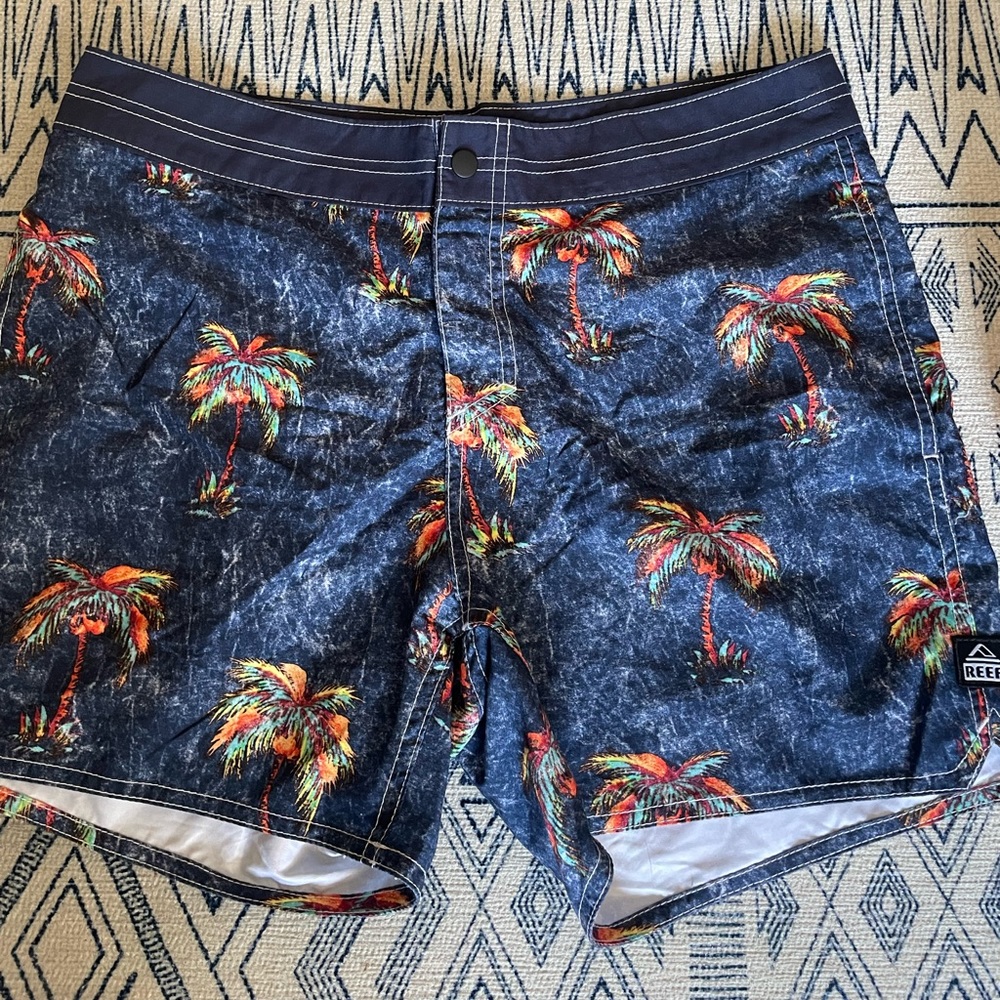 NWOT Reef Boardshorts